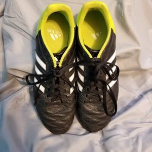 Size 8 Addidas soccer cleats
